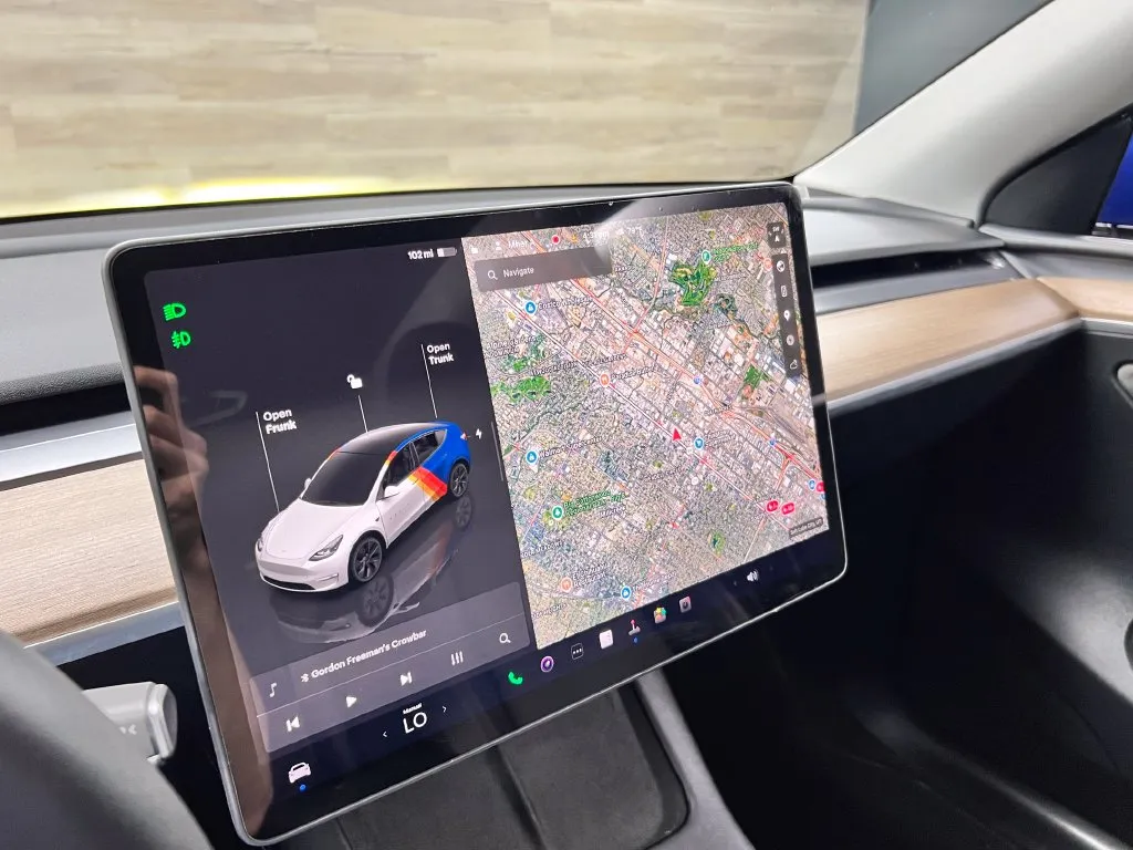 Tesla Model Y photo 16