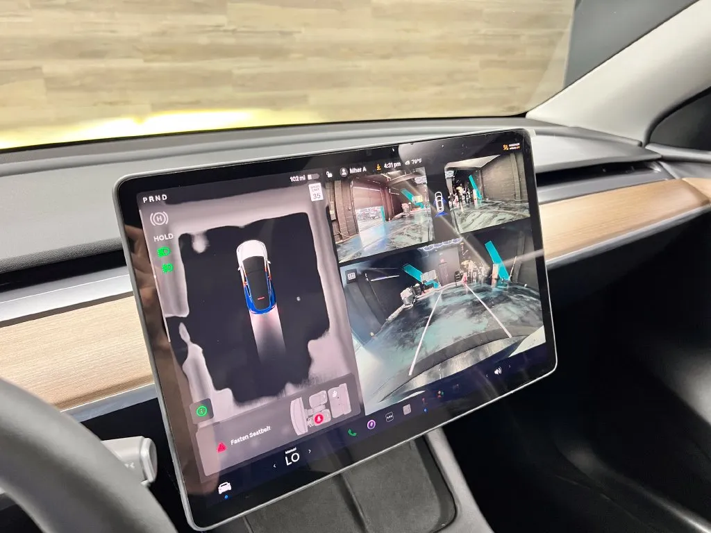 Tesla Model Y photo 17