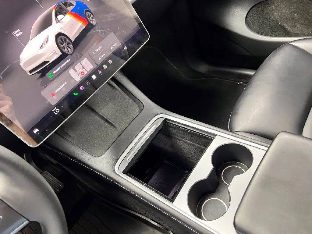 Tesla Model Y photo 15