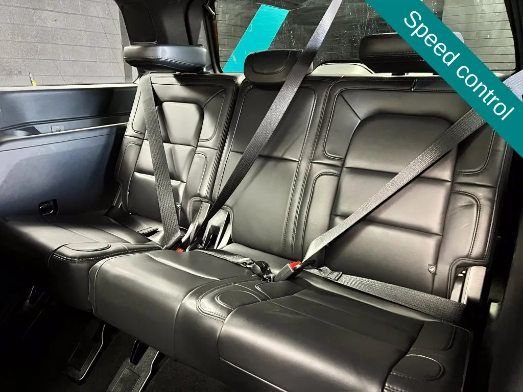 Lincoln Navigator photo 17