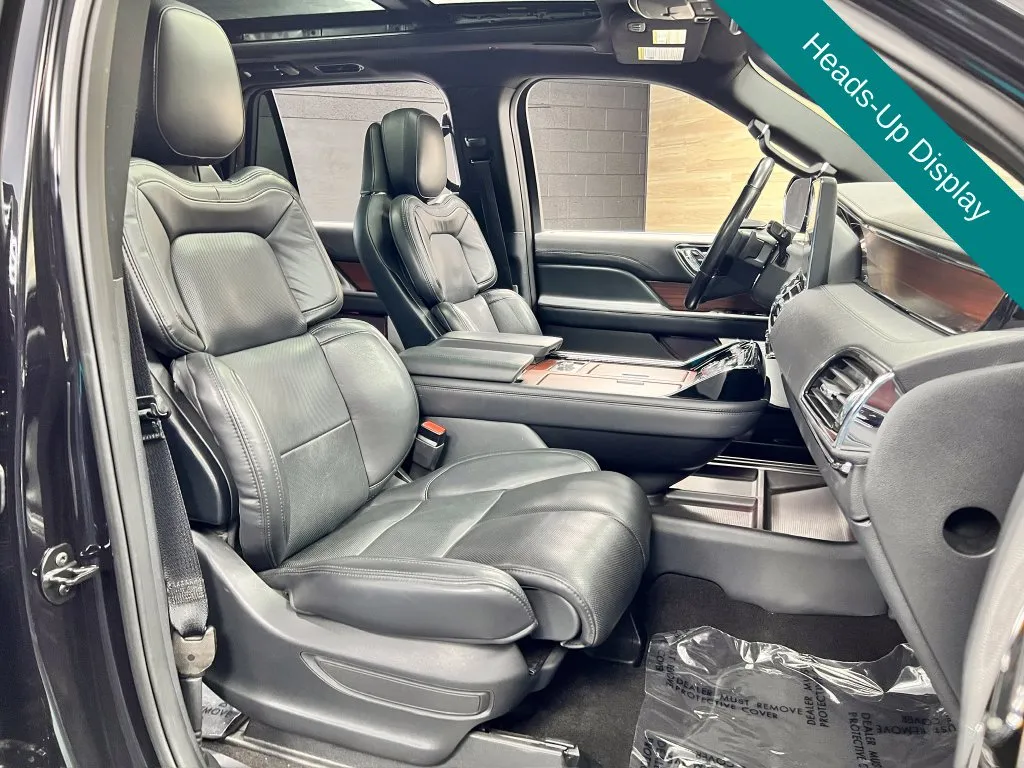 Lincoln Navigator photo 8