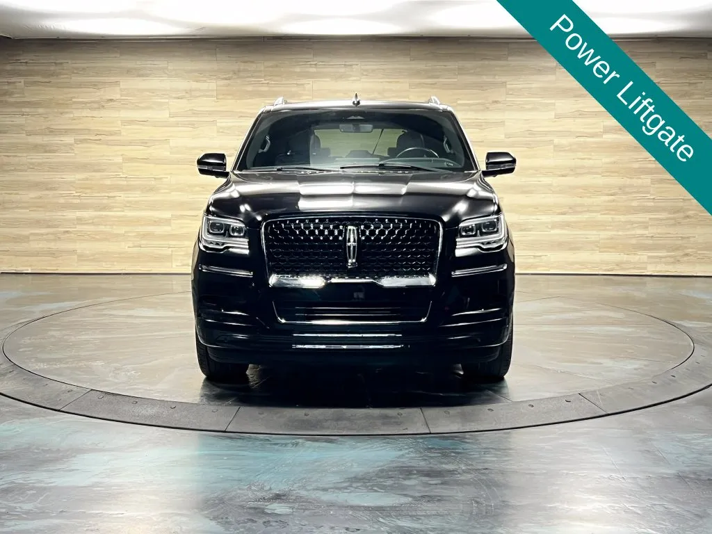 Lincoln Navigator photo 14
