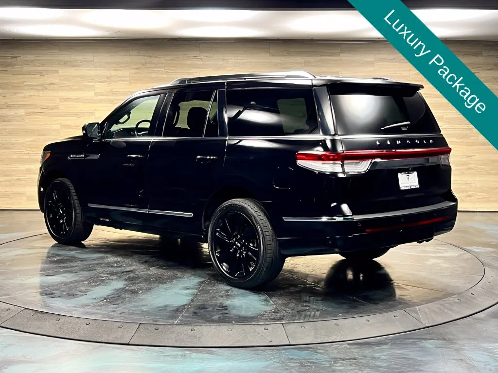 Lincoln Navigator photo 6