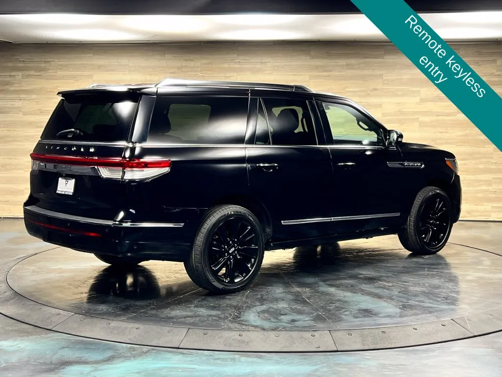 Lincoln Navigator photo 9