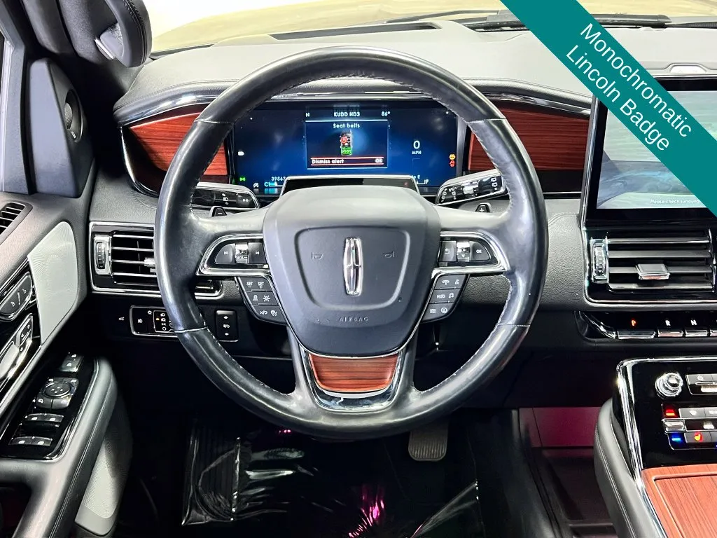 Lincoln Navigator photo 19