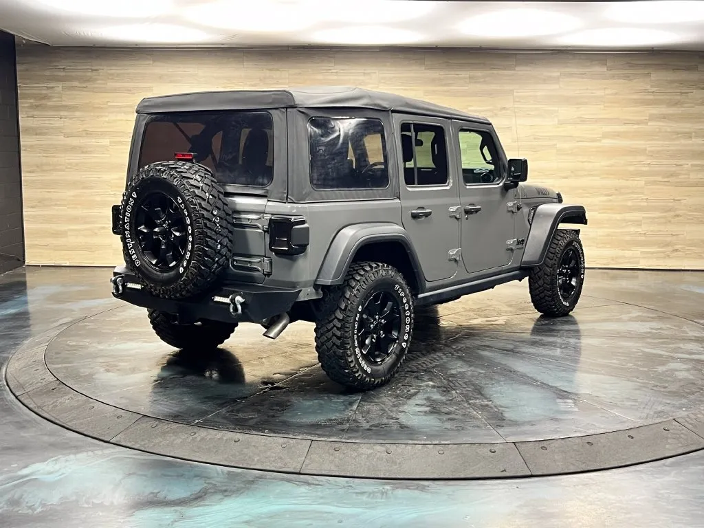 Jeep Wrangler photo 21