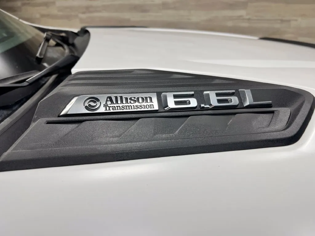 Chevrolet Silverado photo 28