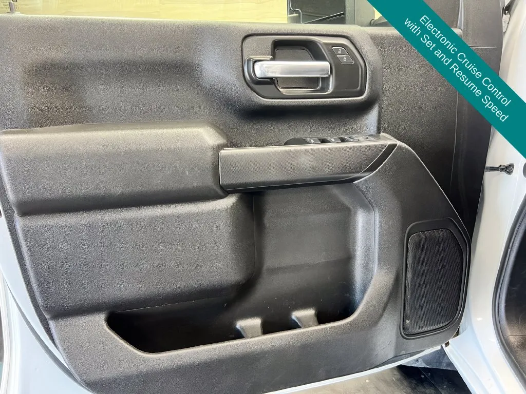 Chevrolet Silverado photo 18