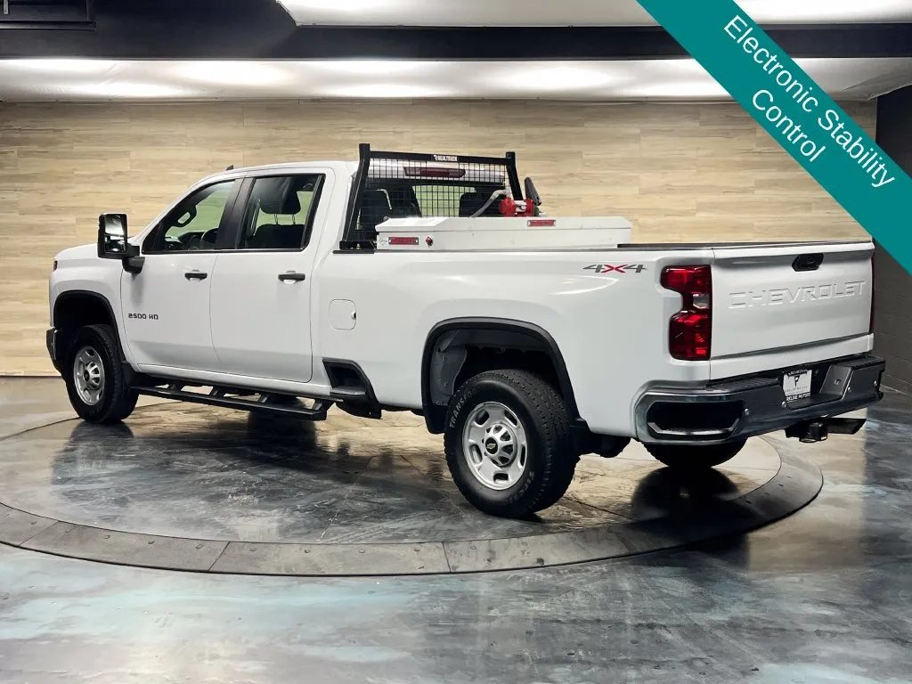 Chevrolet Silverado photo 16