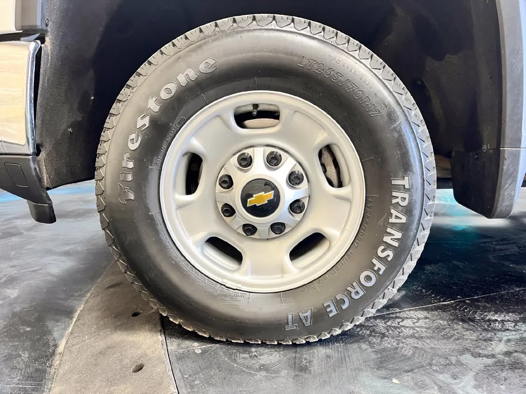 Chevrolet Silverado photo 29