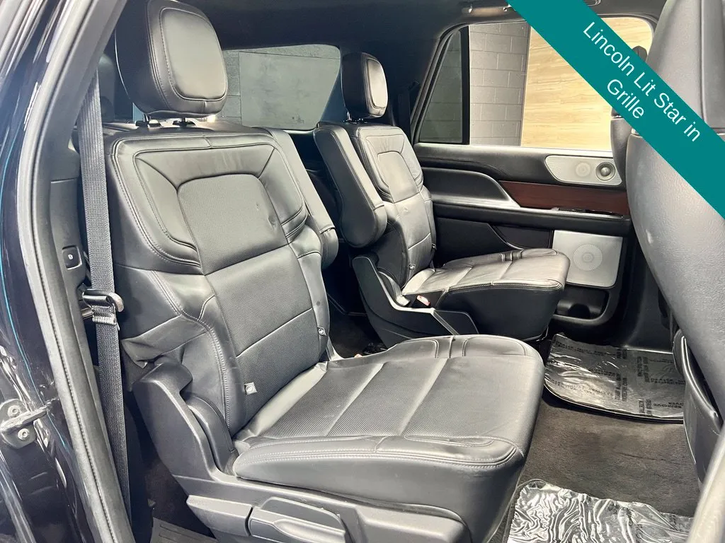 Lincoln Navigator L photo 19