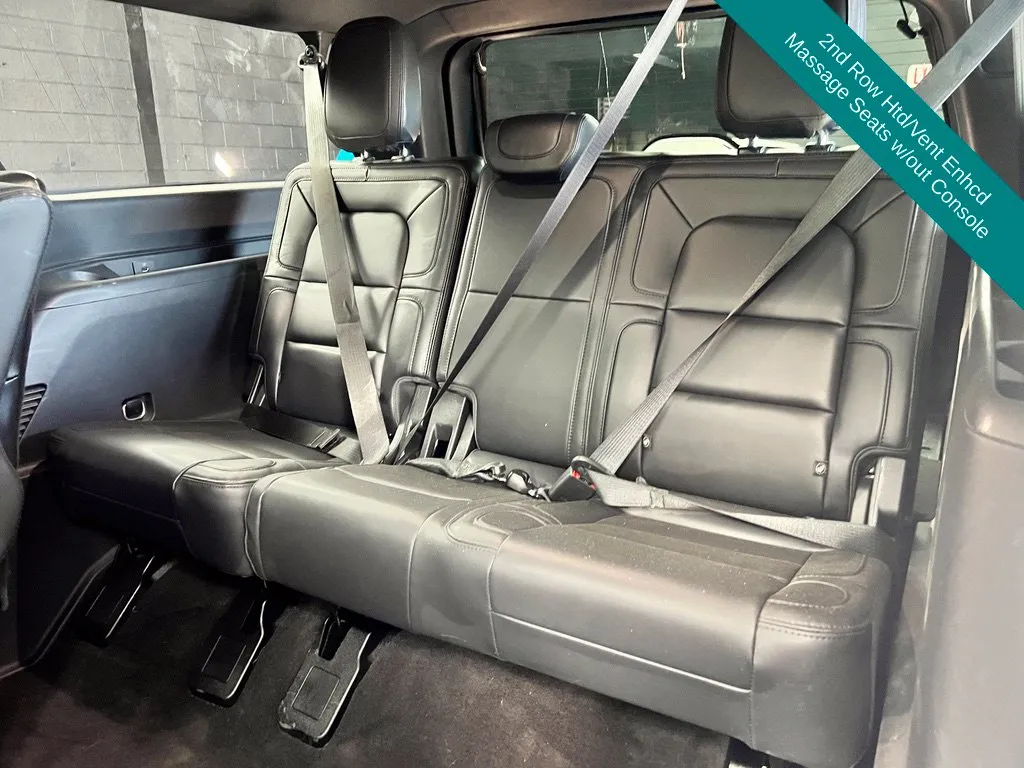 Lincoln Navigator L photo 22