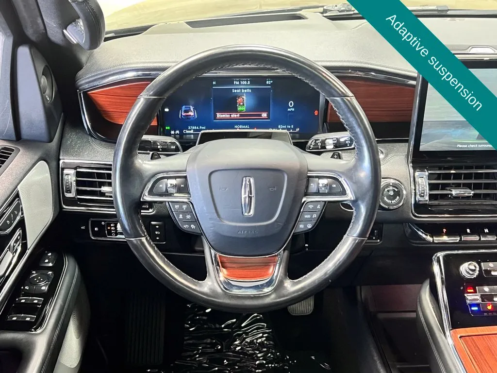 Lincoln Navigator L photo 9