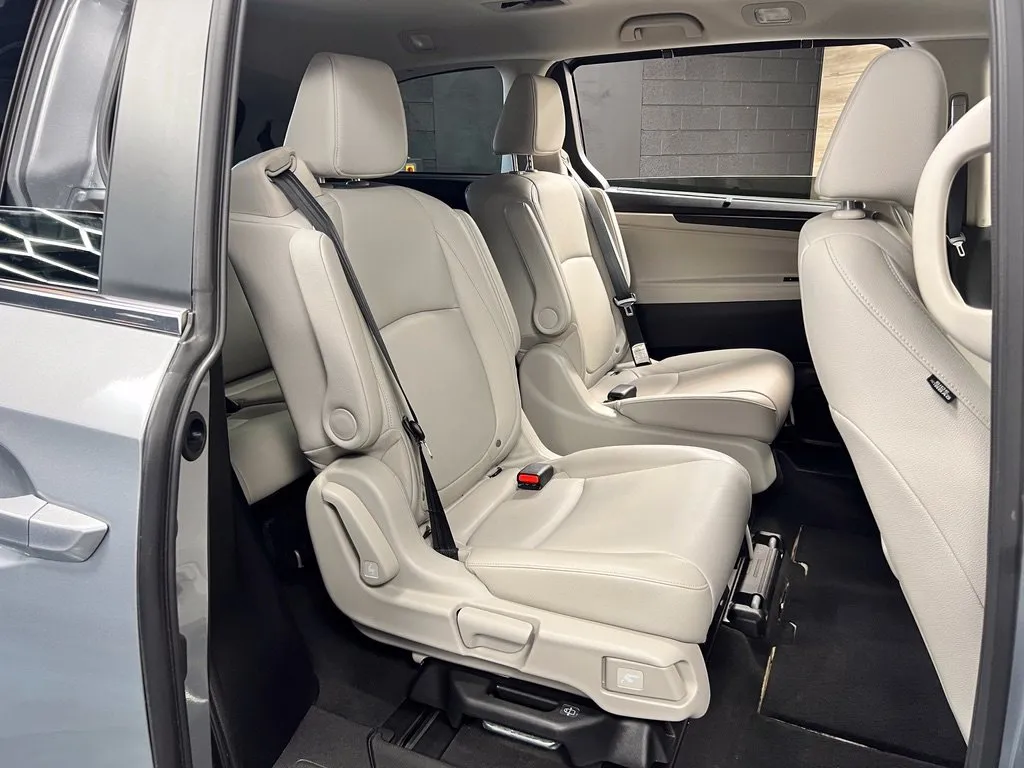 Honda Odyssey photo 16