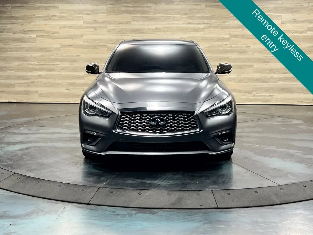Infiniti Q50 photo 4