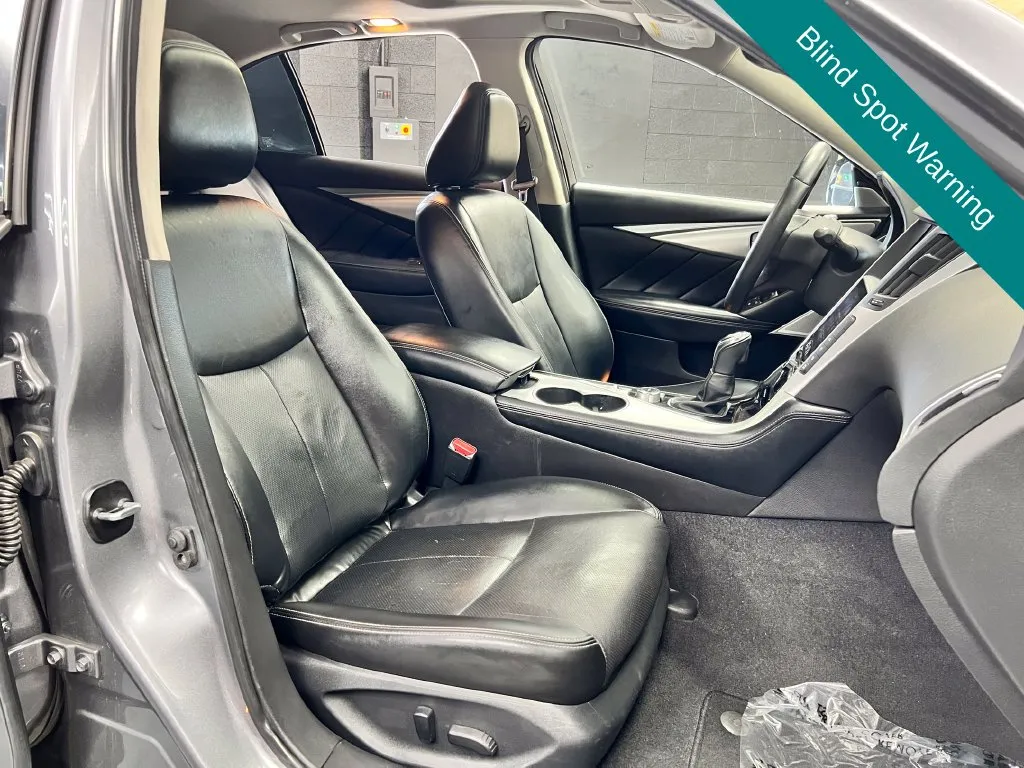 Infiniti Q50 photo 7