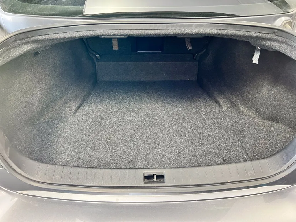 Infiniti Q50 photo 22