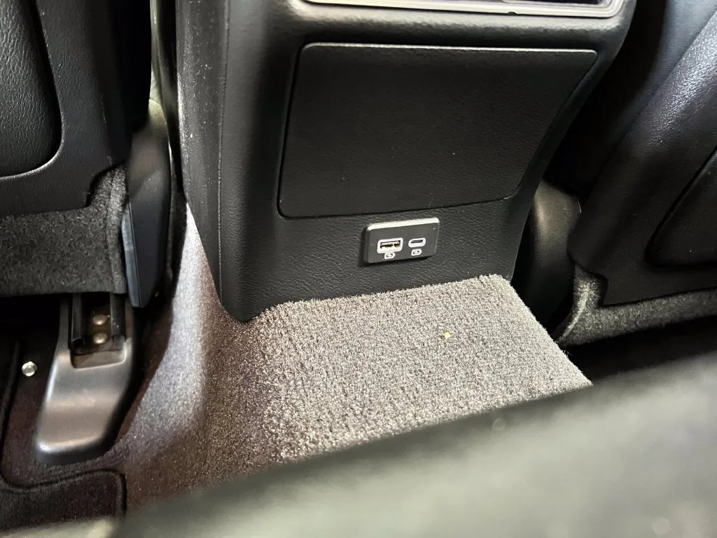Infiniti Q50 photo 21