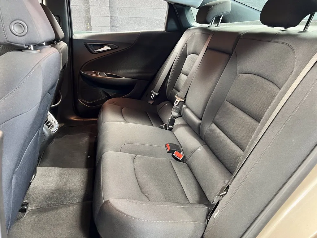 Chevrolet Malibu photo 17