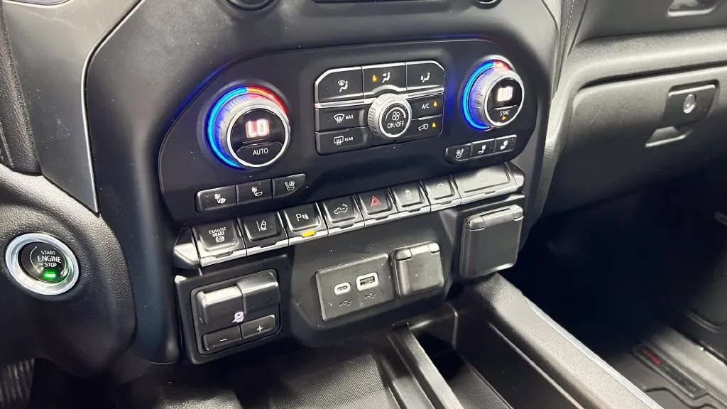 Chevrolet Silverado photo 13