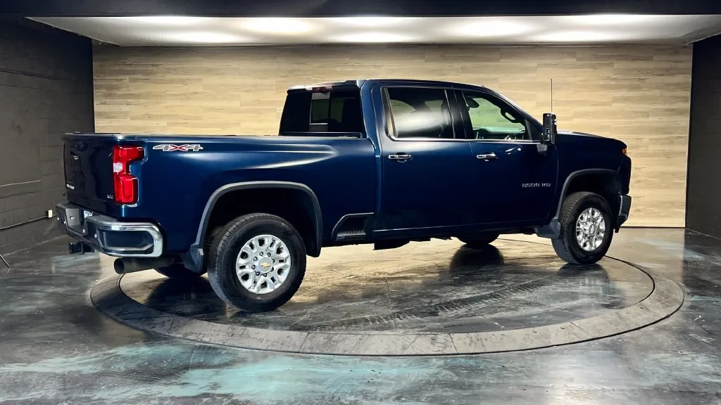 Chevrolet Silverado photo 21