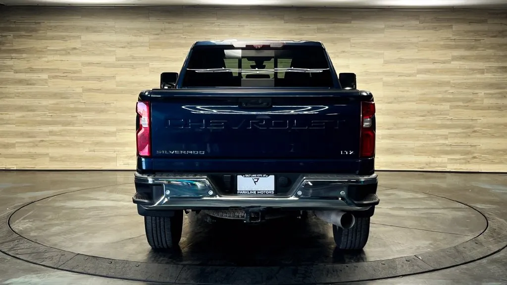 Chevrolet Silverado photo 18