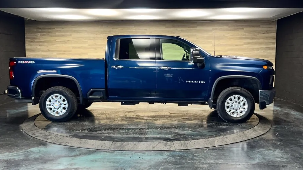 Chevrolet Silverado photo 23