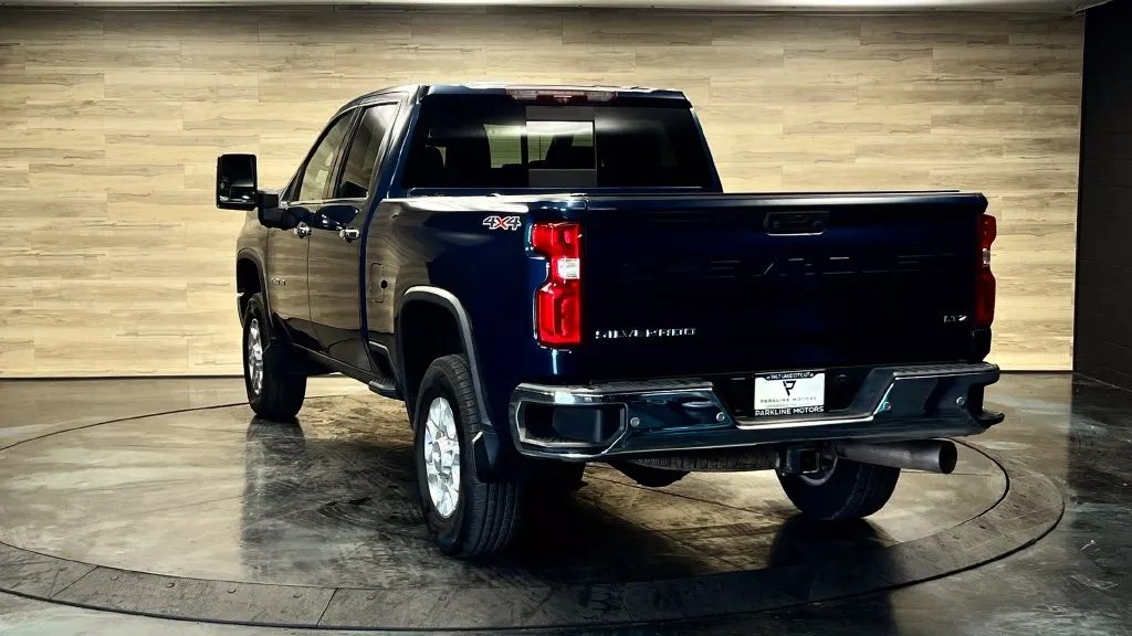 Chevrolet Silverado photo 15