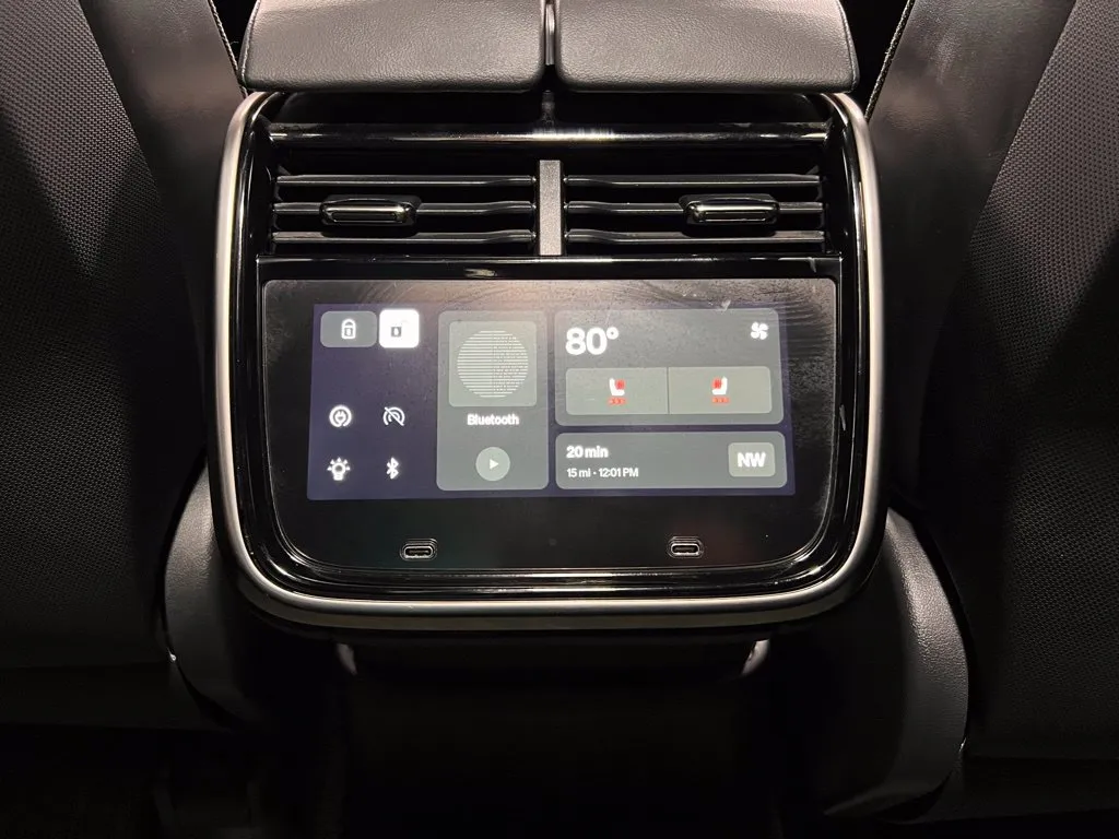 Rivian R1T photo 11