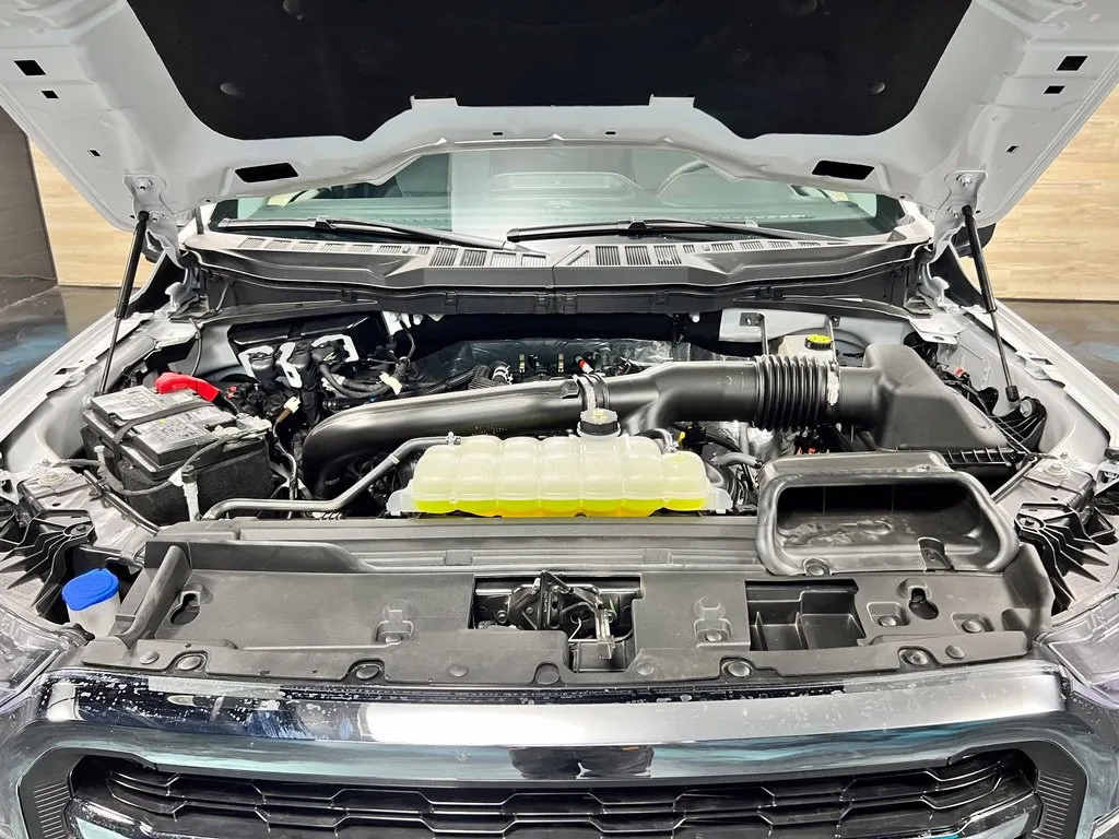 Ford F-150 photo 9