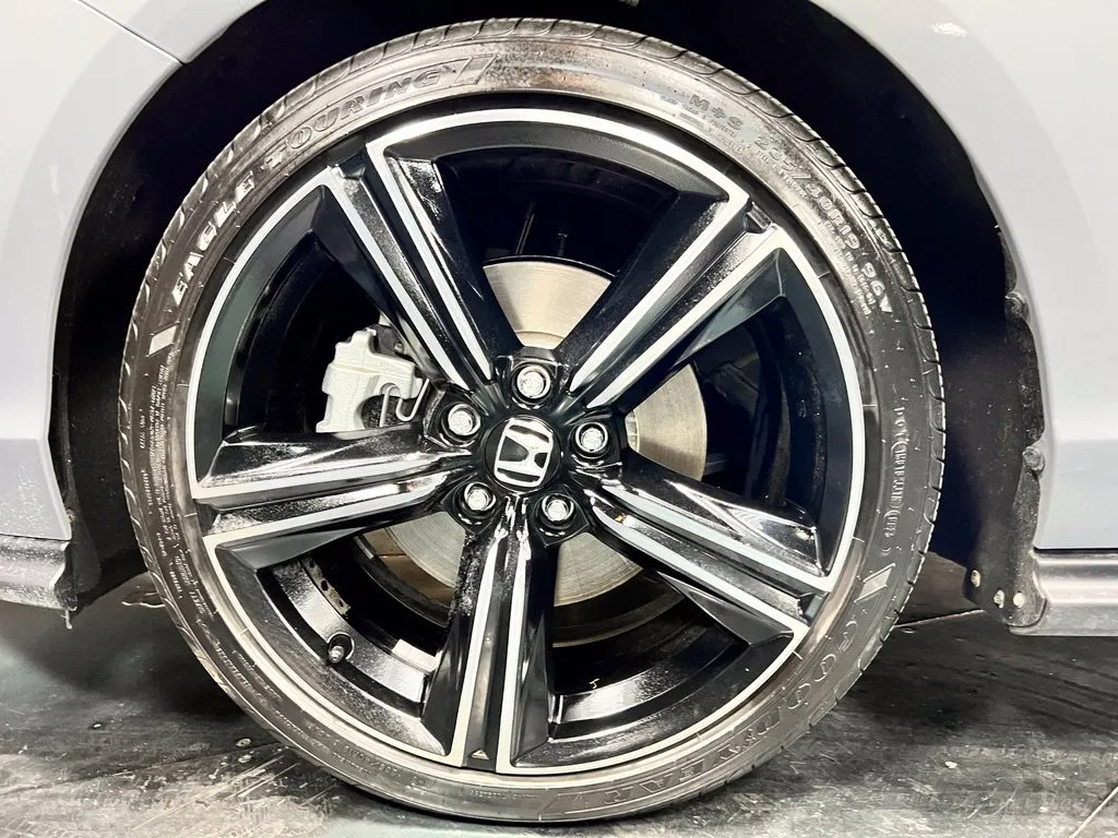 Honda Accord photo 11