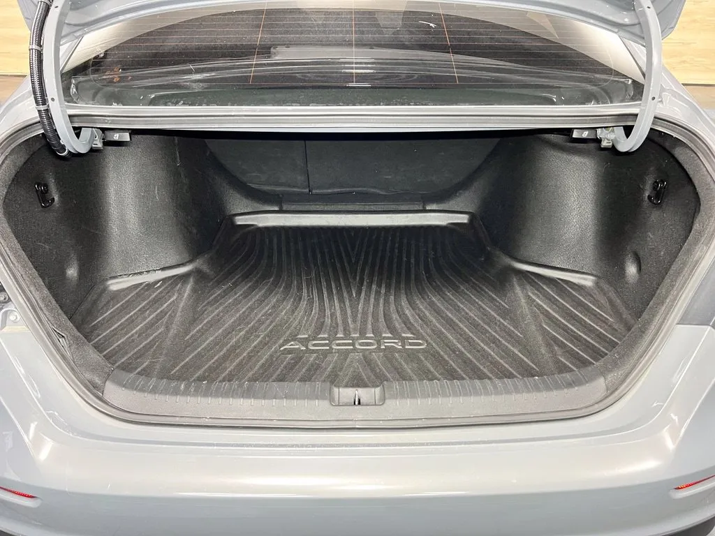 Honda Accord photo 17