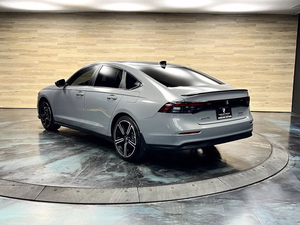 Honda Accord photo 12