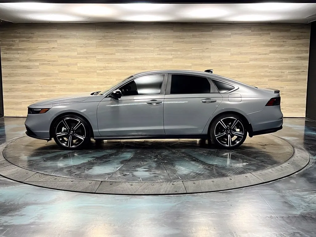 Honda Accord photo 10