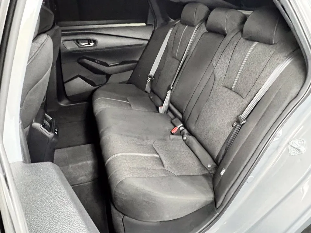 Honda Accord photo 18