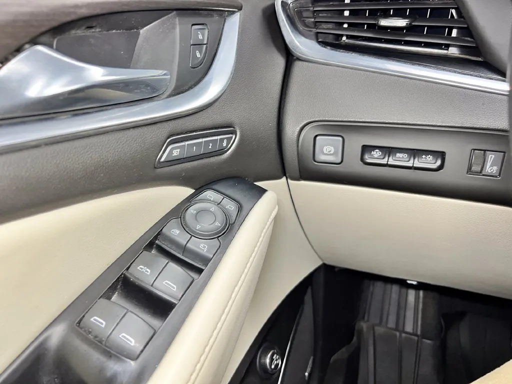 Buick Enclave photo 28