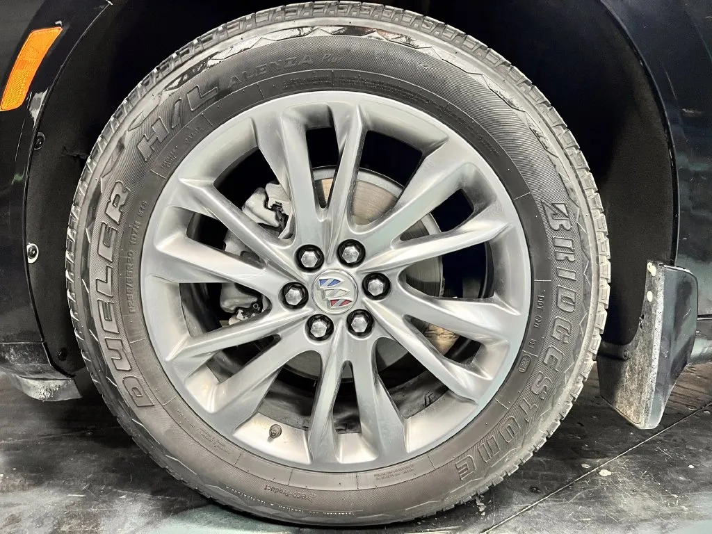 Buick Enclave photo 7