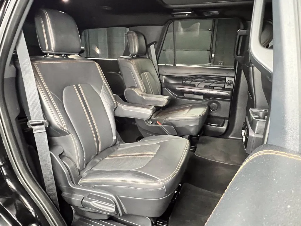 Ford Expedition photo 17