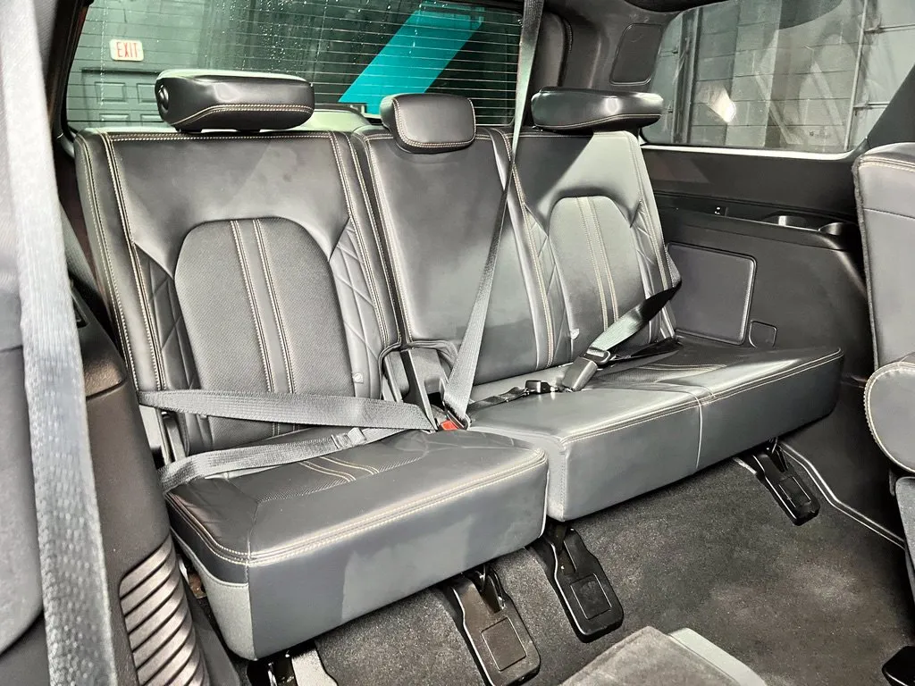 Ford Expedition photo 21