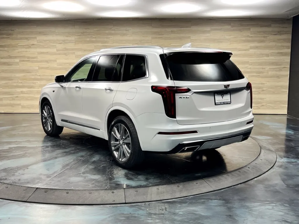 Cadillac XT6 photo 12