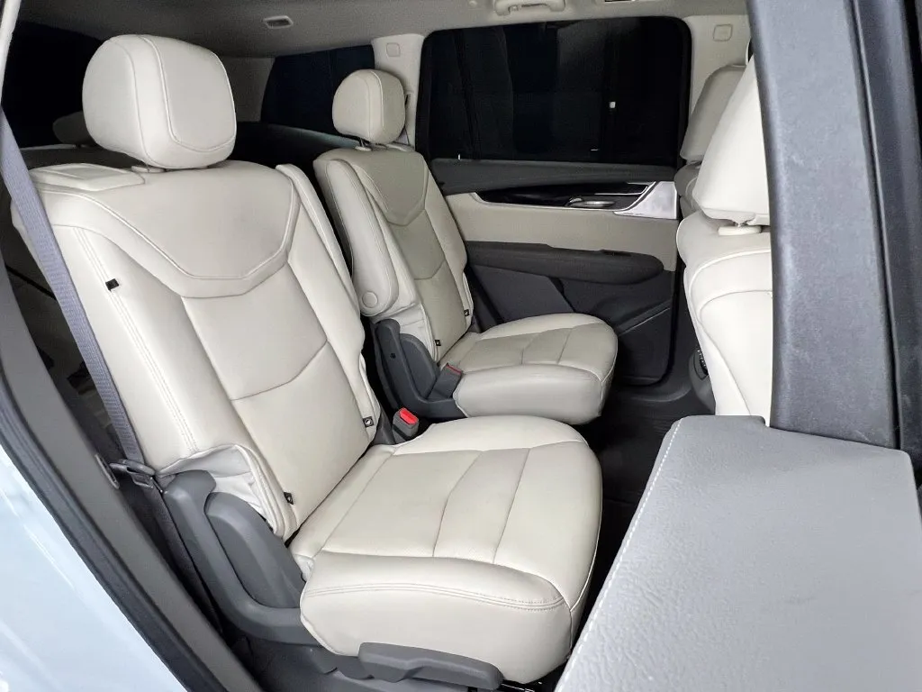 Cadillac XT6 photo 16