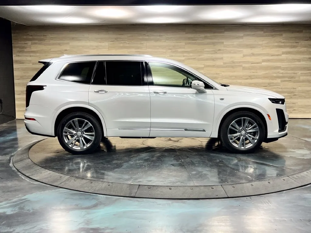 Cadillac XT6 photo 15