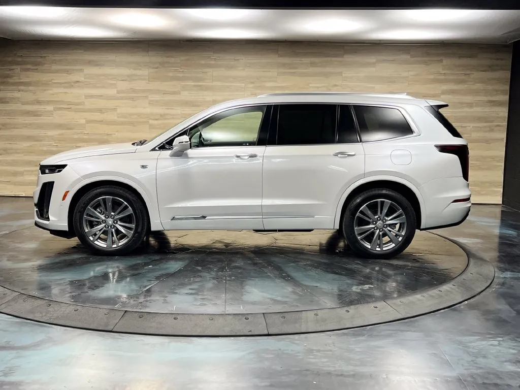 Cadillac XT6 photo 9