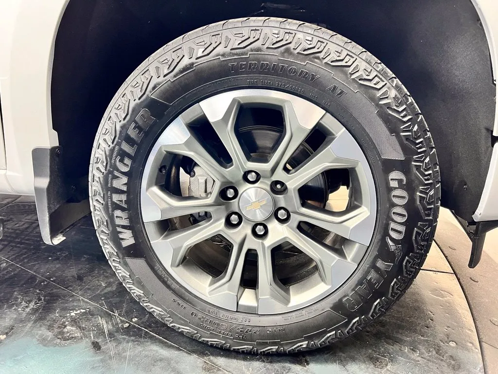 Chevrolet Silverado photo 10