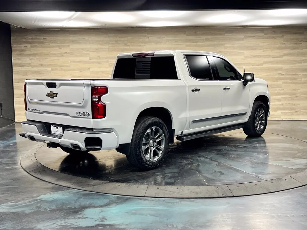 Chevrolet Silverado photo 16