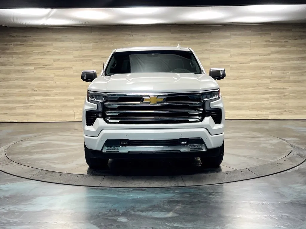 Chevrolet Silverado photo 8