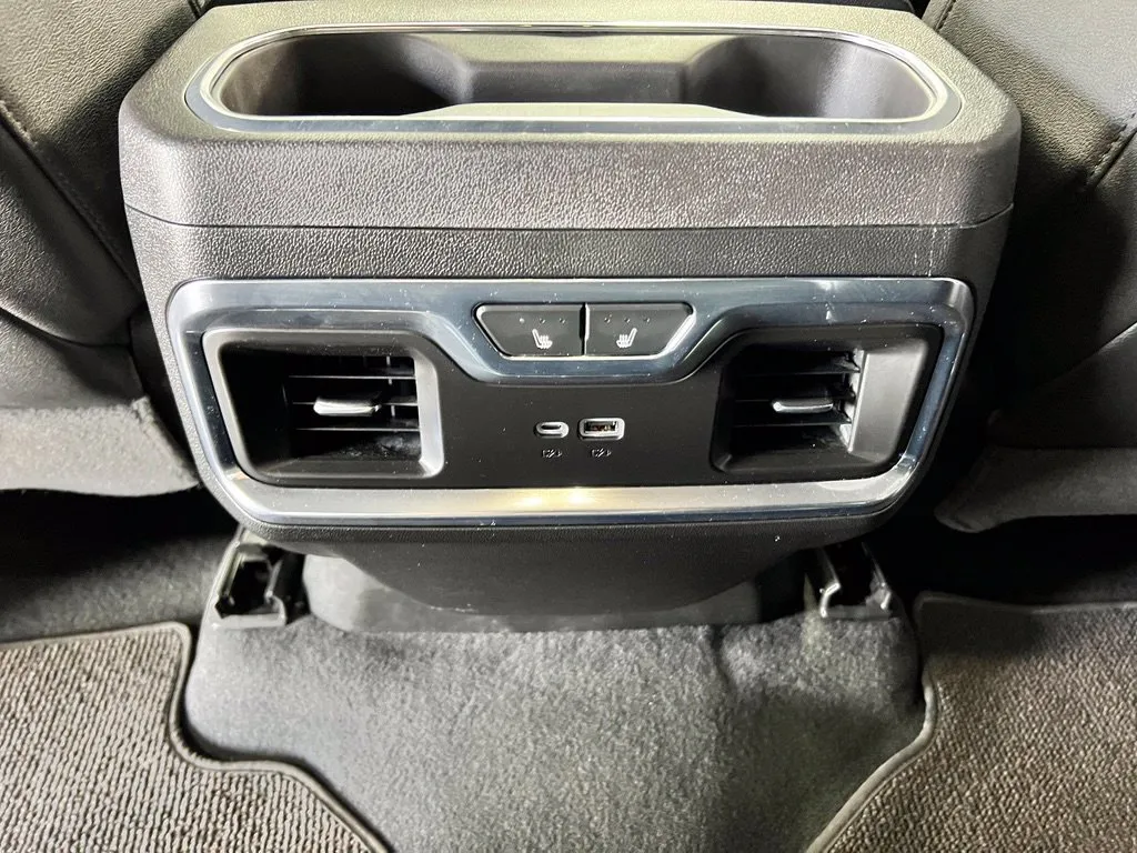 Chevrolet Silverado photo 21