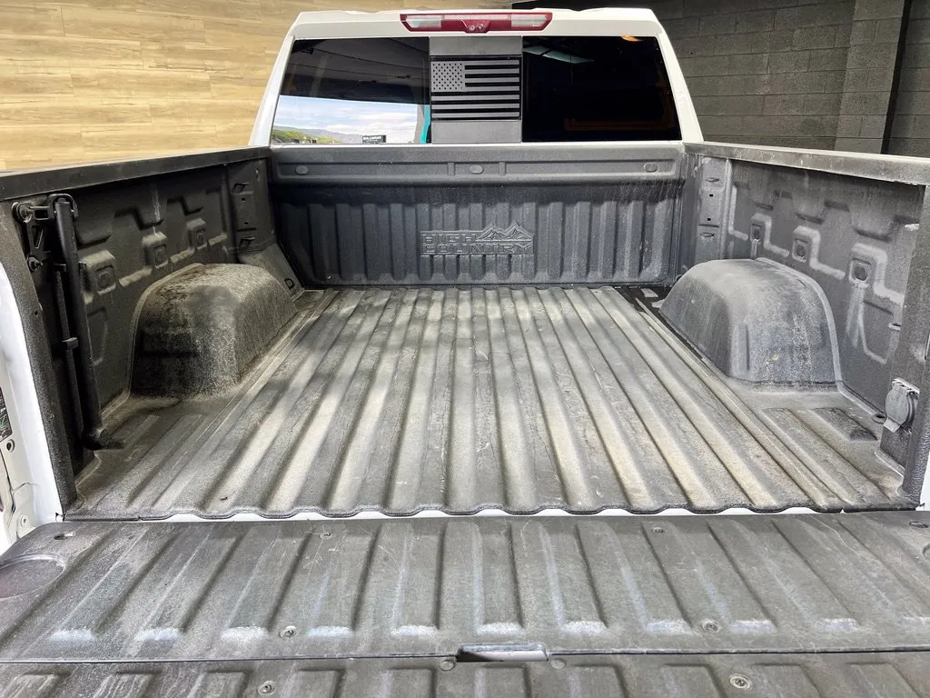 Chevrolet Silverado photo 20