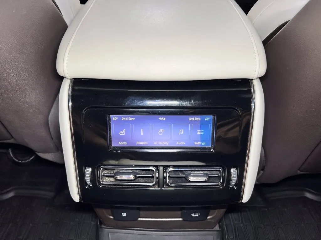 Lincoln Aviator photo 21