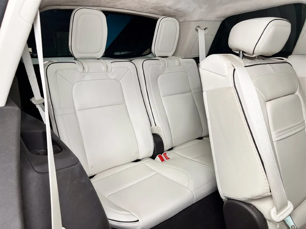 Lincoln Aviator photo 17